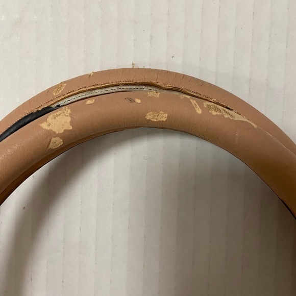 Guess purse cream w black flowers useful but well loved $49 - Picture 8 of 13